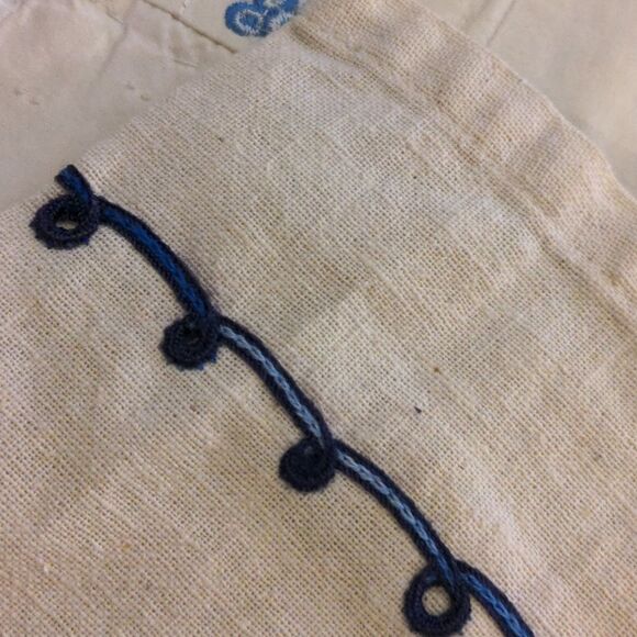 Kennington 70s vintage cream top with embroidered details - Picture 6 of 7